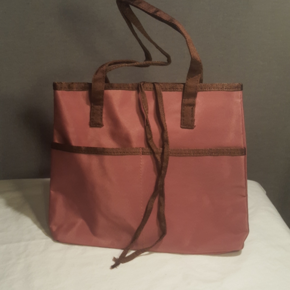 Avon bag NWOT wrapped to post to Poshmark
